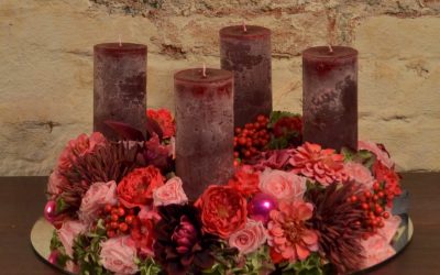 Welche Blumenhandlung in Döbling liefert Adventkränze?